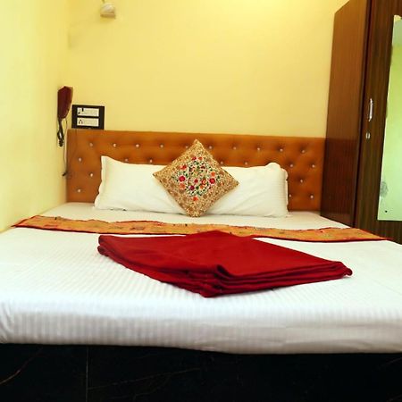 Hotel Golden Plaza Vashi Exterior photo