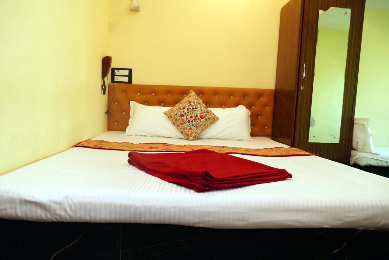 Hotel Golden Plaza Vashi Exterior photo